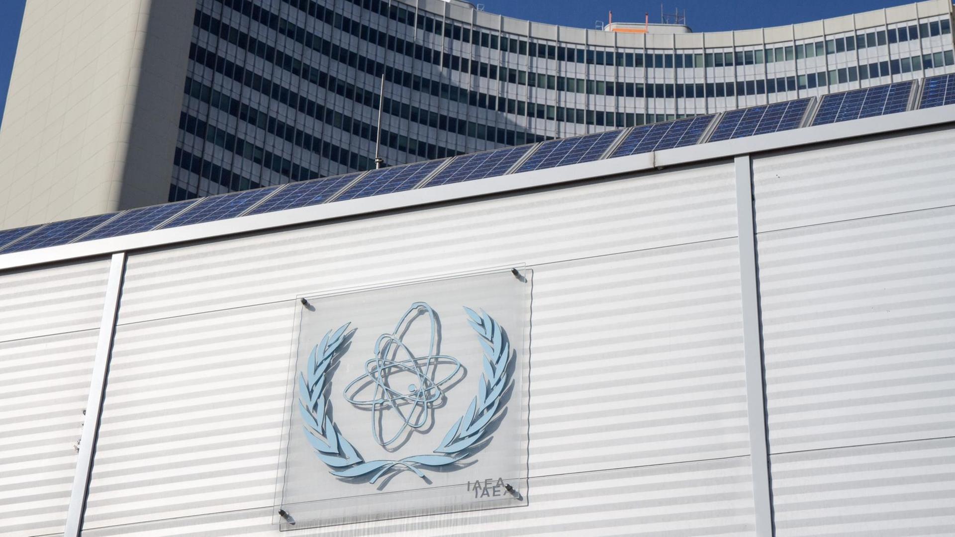 Österreich: Logo der Internationalen Atomenergie-Organisation (IAEA) in Wien.