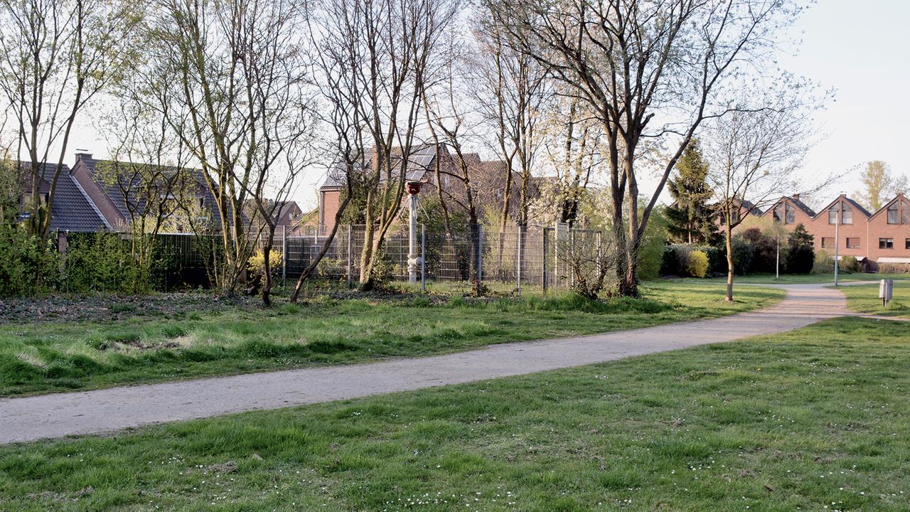 Die Aufnahme zeigt das Altstaden-Ost in Oberhausen heute - und ist in der Langfrist-Foto-Ausstellung "Wege zur Metropole Ruhr - Heimat im Wandel" in Bochum zu sehen. Die Aufnahme zeigt das Altstaden-Ost in Oberhausen heute - und ist in der Langfrist-Foto-Ausstellung "Wege zur Metropole Ruhr - Heimat im Wandel" in Bochum zu sehen.