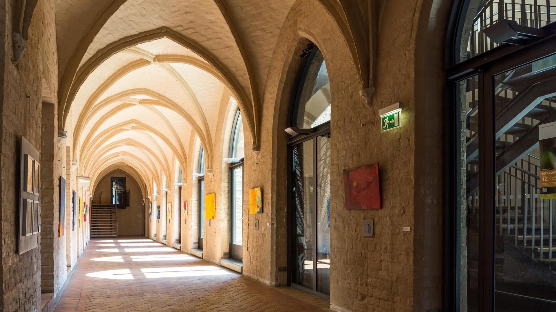 Eingang zum alten Katharinenstift Eingang zum alten Katharinenstift