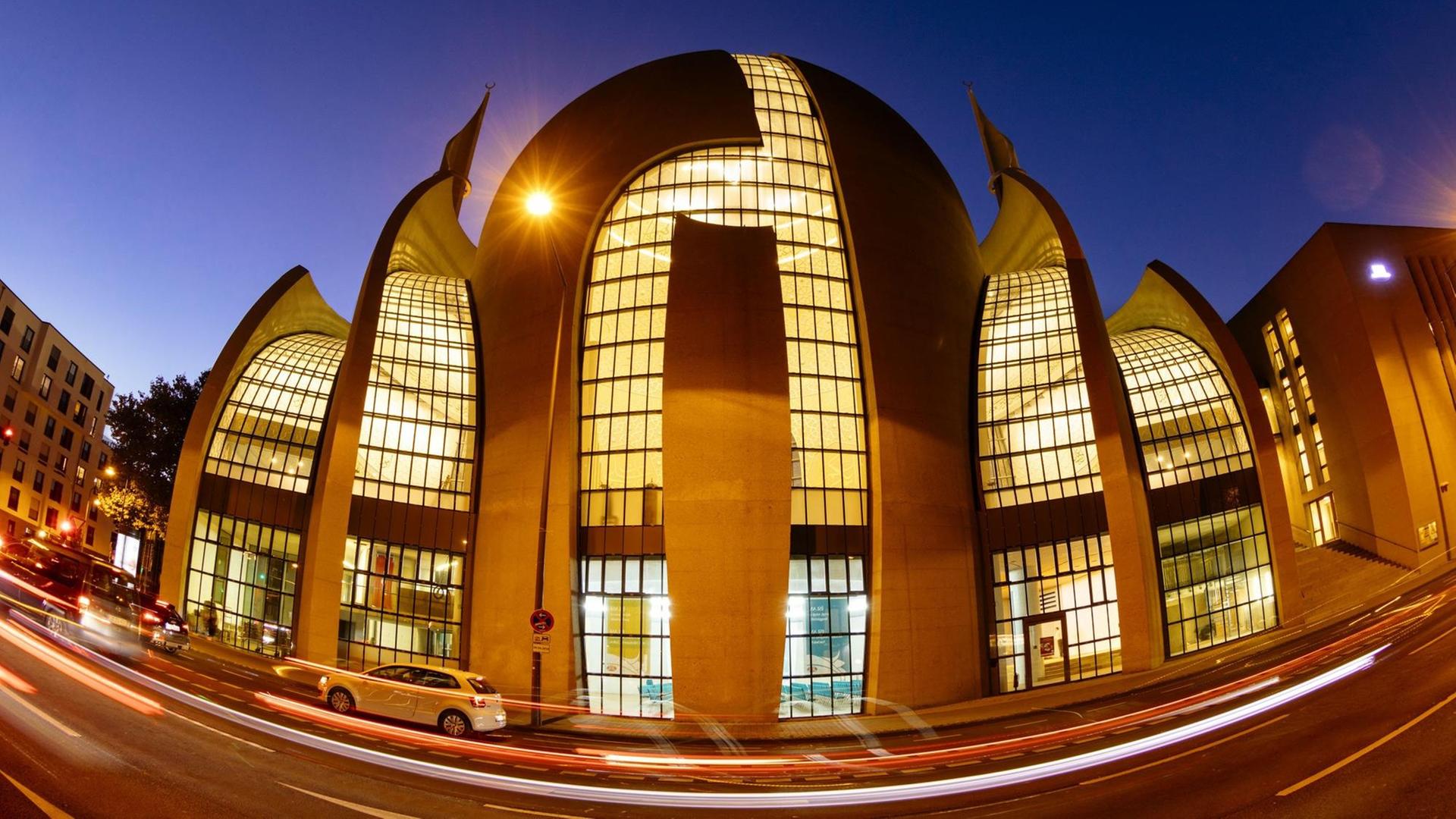 DITIB-Zentralmoschee in Köln-Ehrenfeld DITIB-Zentralmoschee in Köln-Ehrenfeld
