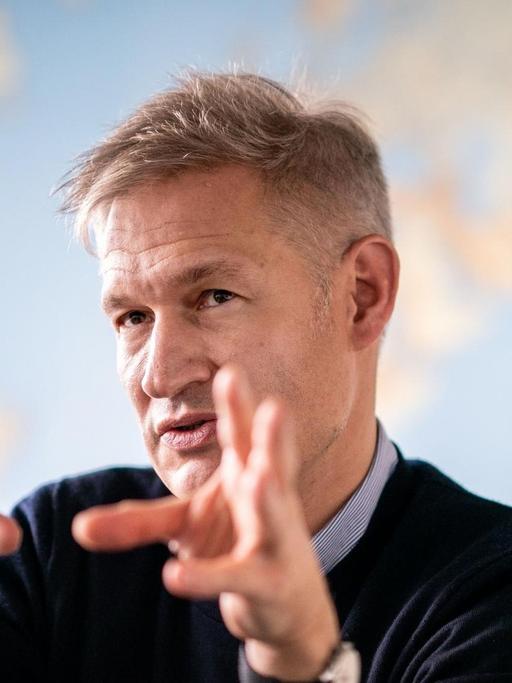 Ulf Poschardt, Chefredakteur der „Welt-Gruppe“ beim Interview in den neuen Redaktionsräumen der Zeitung "Die Welt" im Springer-Neubau, Berlin.