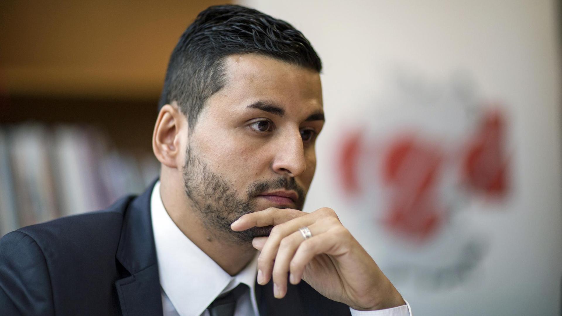 Ibrahim Arslan, Enkel des Möllner Opfers von 1992 Barhide Arslan, auf einer Pressekonferenz zur Terrorzelle NSU in Berlin im November 2012 Ibrahim Arslan, Enkel des Möllner Opfers von 1992 Barhide Arslan, auf einer Pressekonferenz zur Terrorzelle NSU in Berlin im November 2012
