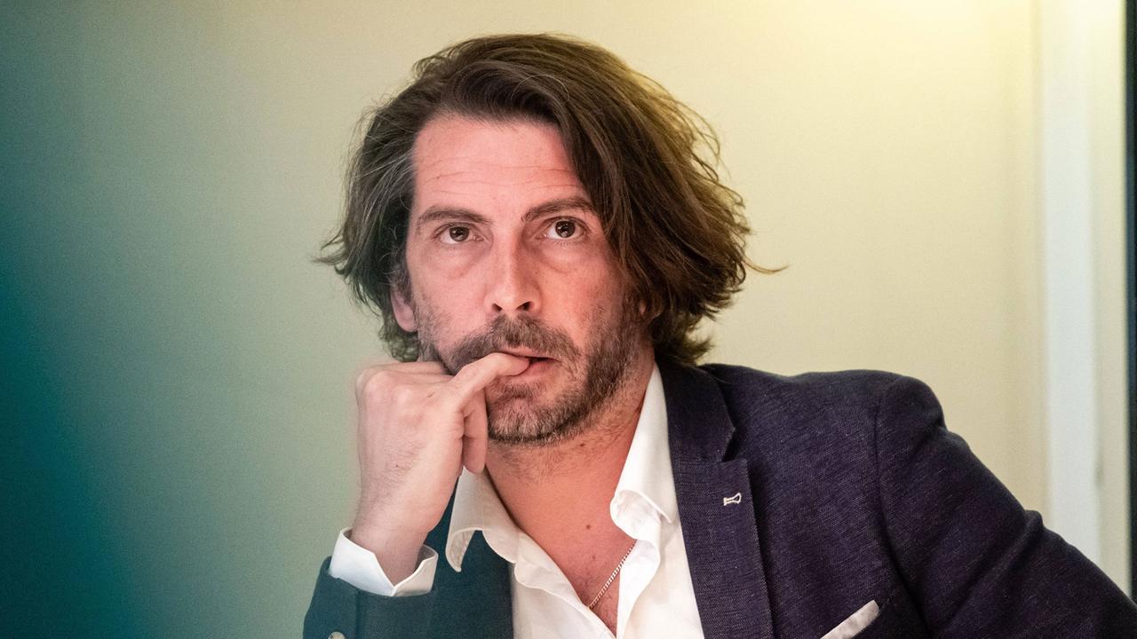 Rechter Vordenker: Der Schriftsteller und Journalist Jacques de Guillebon, Gründer der Zeitschrift "L'Incorrect". Rechter Vordenker: Der Schriftsteller und Journalist Jacques de Guillebon, Gründer der Zeitschrift "L'Incorrect".