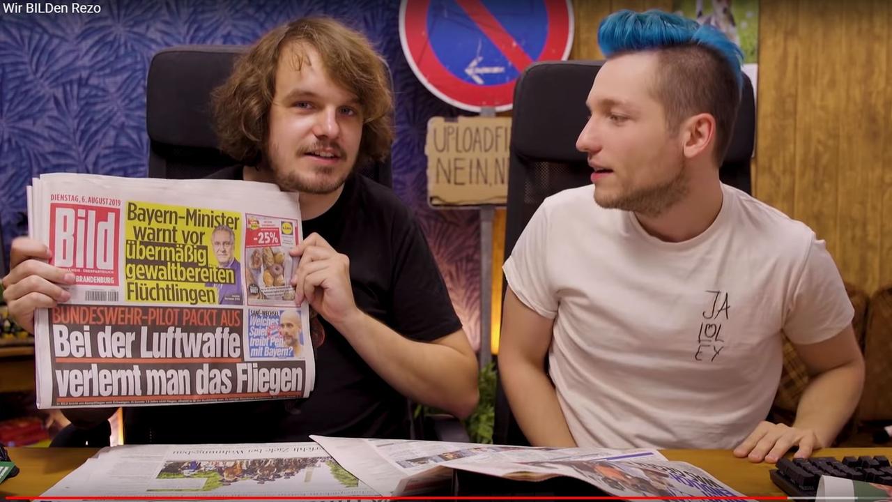 YouTuber Rezo zu Gast bei Space Frogs zusammen mit dem Moderator Rick. YouTuber Rezo zu Gast bei Space Frogs zusammen mit dem Moderator Rick.