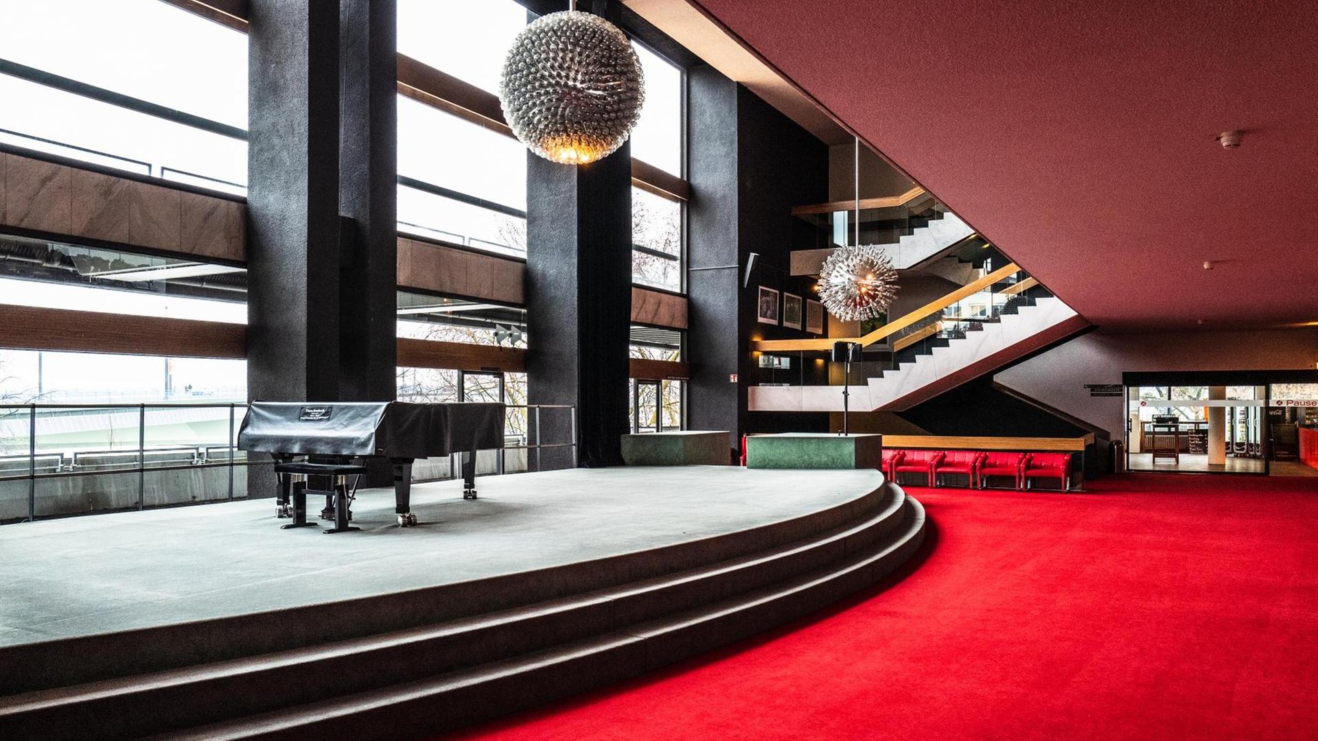 Das Feature Fr, 04.10.2019 - 20:10 Sparen ist keine Kunst! Neue Nachrichten aus dem Bonner Stadttheater Von Ulrike Bajohr Regie: Fabian von Freier Produktion: Dlf 2019 Das Feature Fr, 04.10.2019 - 20:10 Sparen ist keine Kunst! Neue Nachrichten aus dem Bonner Stadttheater Von Ulrike Bajohr Regie: Fabian von Freier Produktion: Dlf 2019