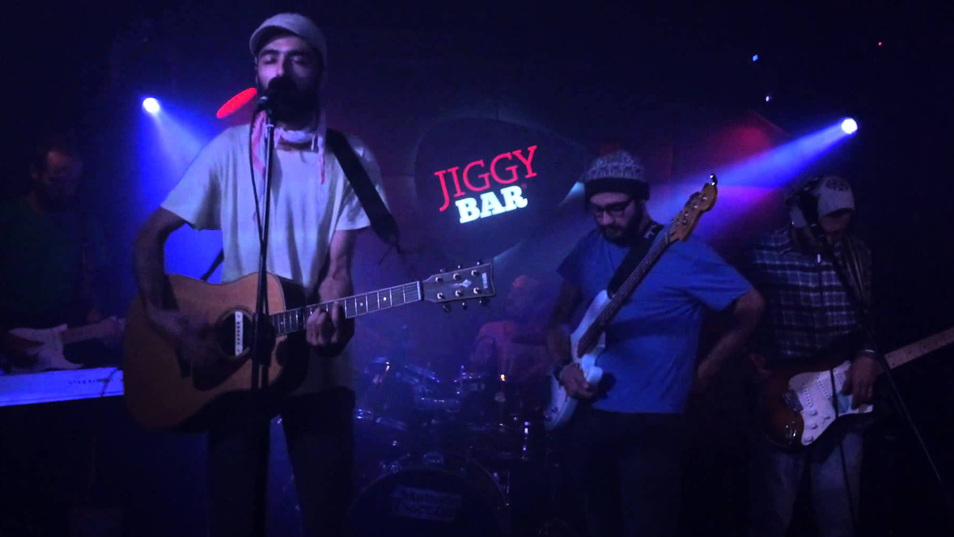 Die Band "Khebez Dawle" spielt ein Konzert in Zagreb. Die Band "Khebez Dawle" spielt ein Konzert in Zagreb.