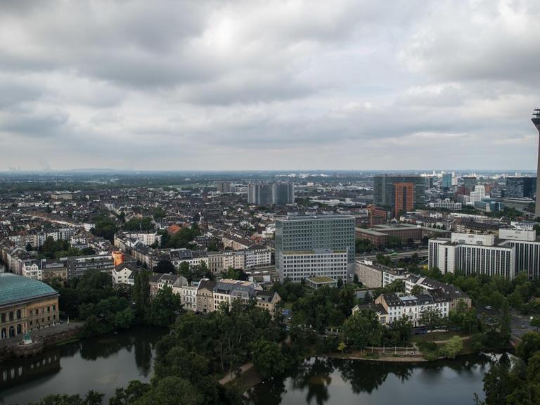 Blick auf die Skyline der Stadt Düsseldorf