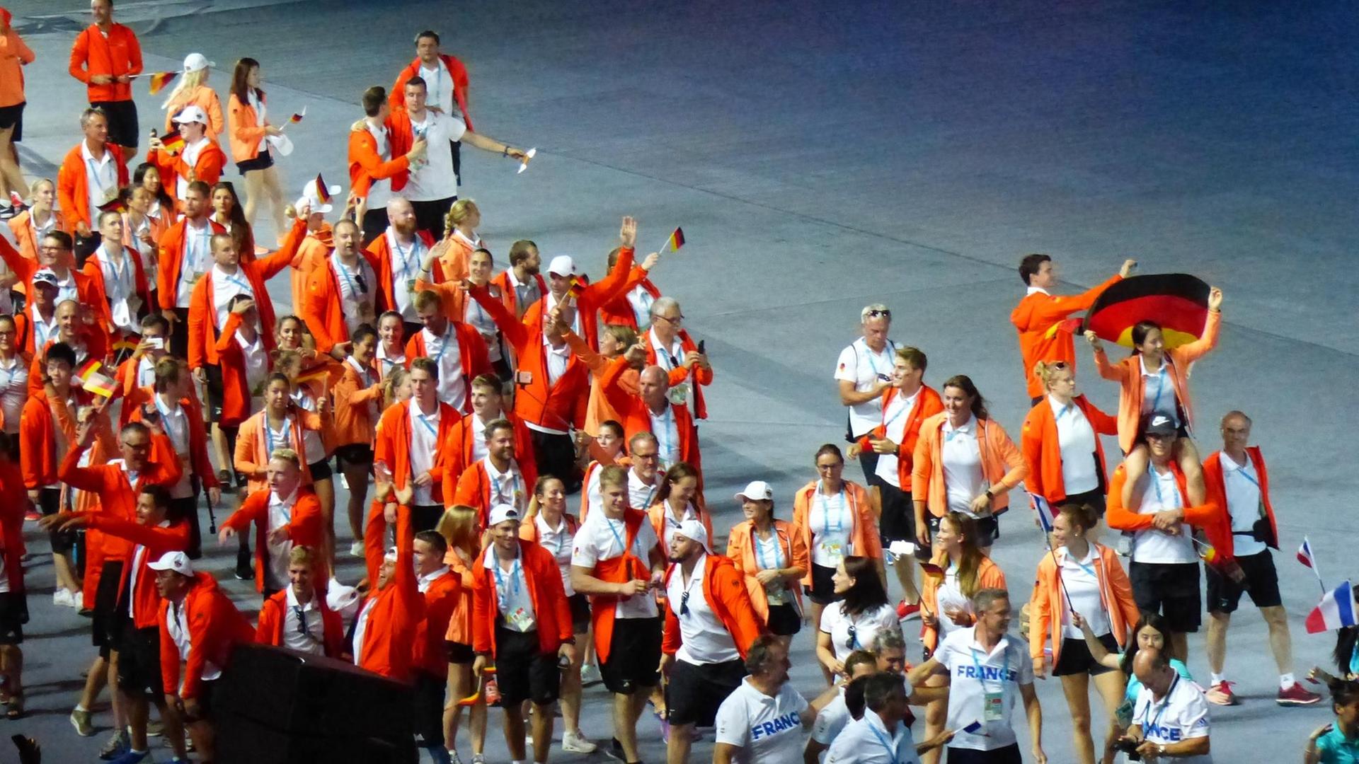 Das Team Deutschland marschiert bei der Eröffnungsfeier der Universiade 2017 in Taipeh ins Stadion. Das Team Deutschland marschiert bei der Eröffnungsfeier der Universiade 2017 in Taipeh ins Stadion.