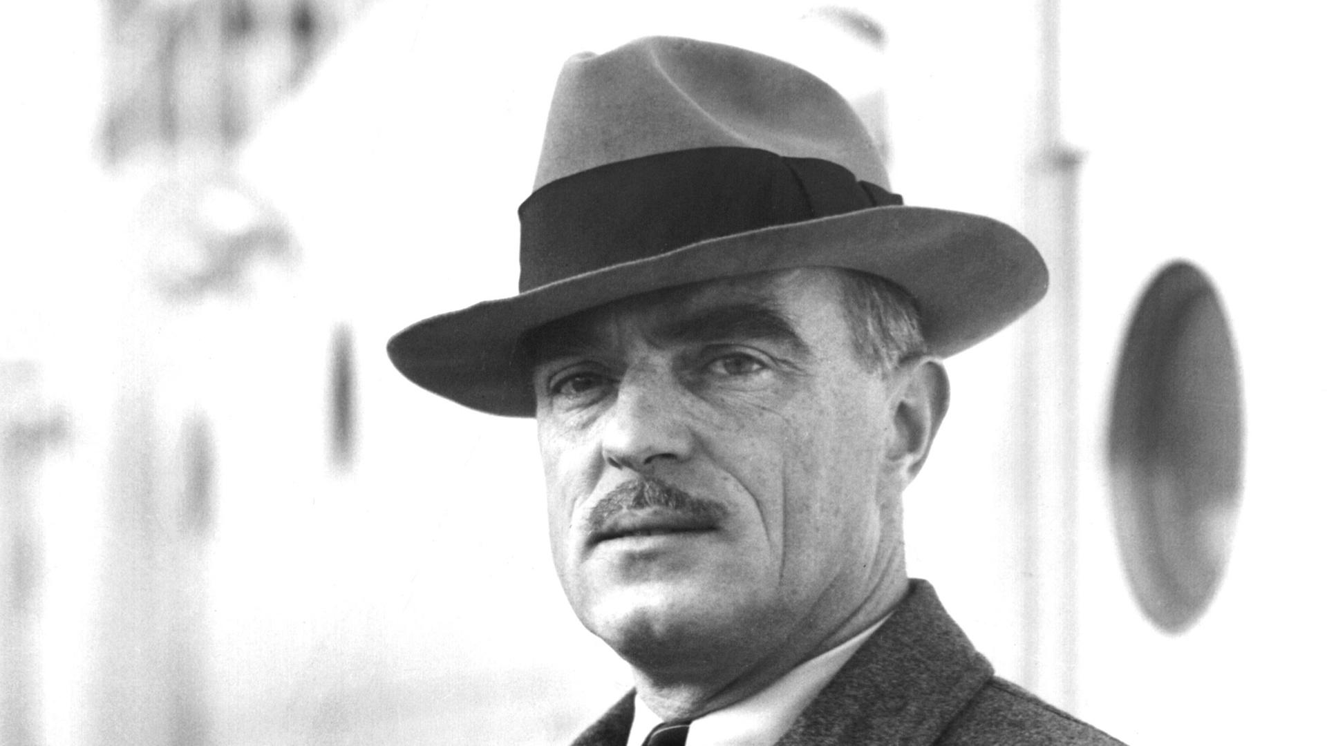 Der amerikanische Schriftsteller und Dramatiker Thornton Wilder (1897-1975); undatierte Aufnahme Der amerikanische Schriftsteller und Dramatiker Thornton Wilder (1897-1975); undatierte Aufnahme