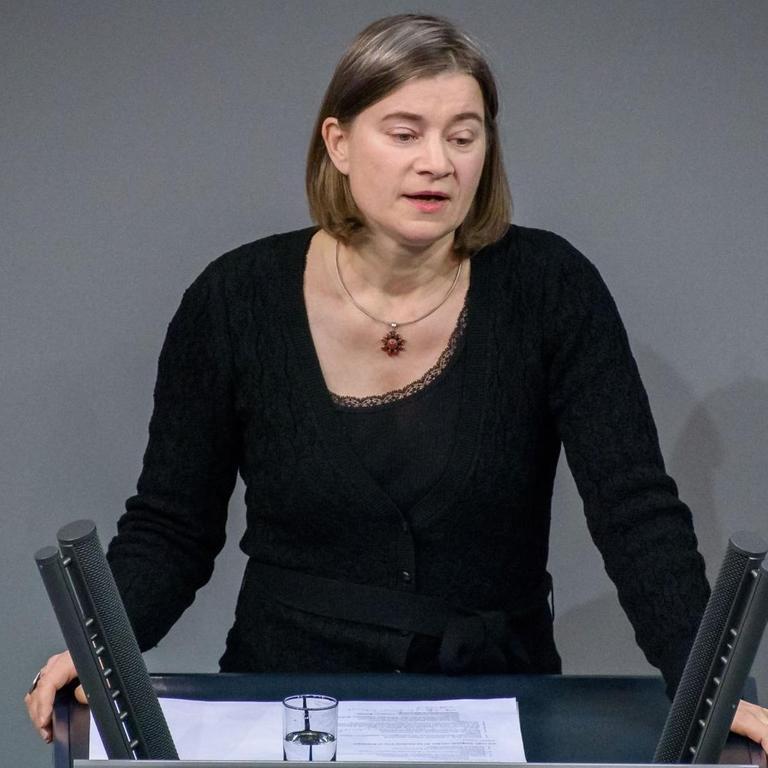 Anke Domscheit-Berg spricht im deutschen Bundestag