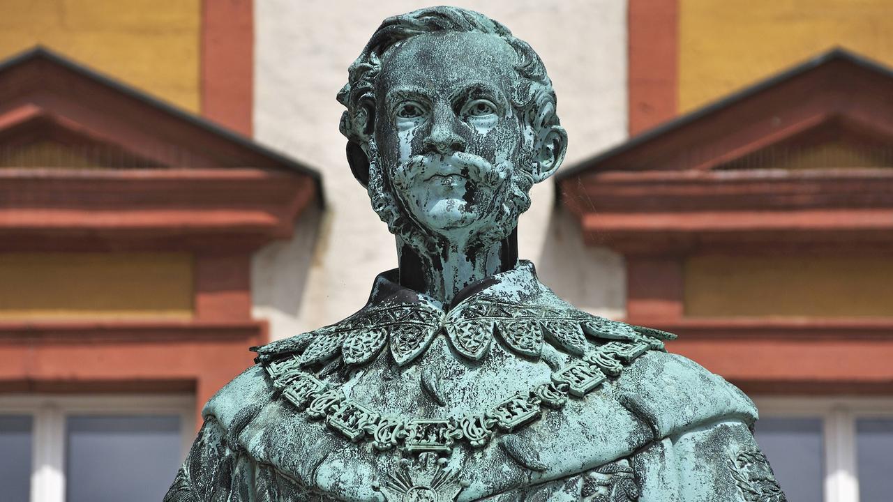 Denkmal von Maximilian II. Joseph, König von Bayern, Bayreuth Denkmal von Maximilian II. Joseph, König von Bayern, Bayreuth