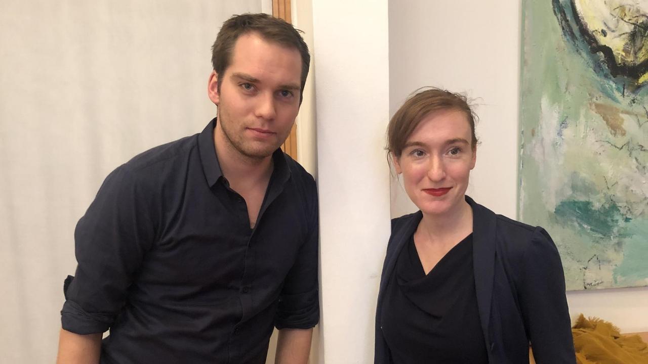 Der Journalist Simon Strauß (l.) und die Schriftstellerin Nora Bossong Der Journalist Simon Strauß (l.) und die Schriftstellerin Nora Bossong