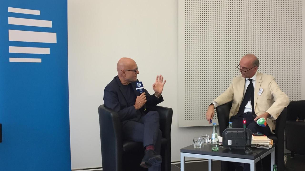 Verfassungsrichter a.D. Udo di Fabio im Gespräch mit Michael Köhler beim Deutschlandfunk Tag der offenen Tür, 22.09.2019 Verfassungsrichter a.D. Udo di Fabio im Gespräch mit Michael Köhler beim Deutschlandfunk Tag der offenen Tür, 22.09.2019