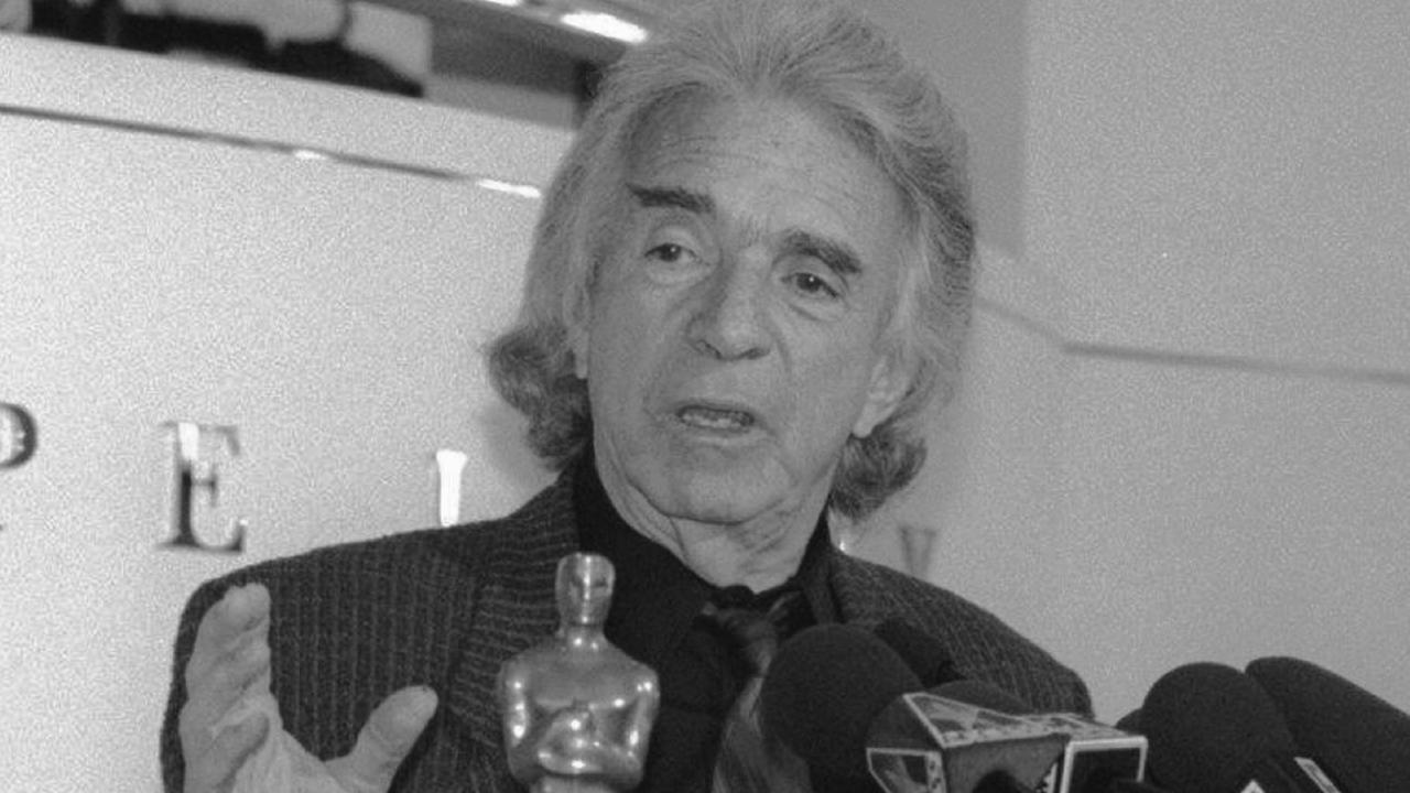 "Love Story"-Regisseur Arthur Hiller ist im Alter von 92 Jahren gestorben "Love Story"-Regisseur Arthur Hiller ist im Alter von 92 Jahren gestorben