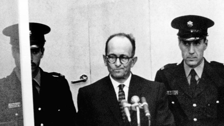 NS-Verbrecher Adolf Eichmann am 4. November 1961 vor Gericht in Jerusalem