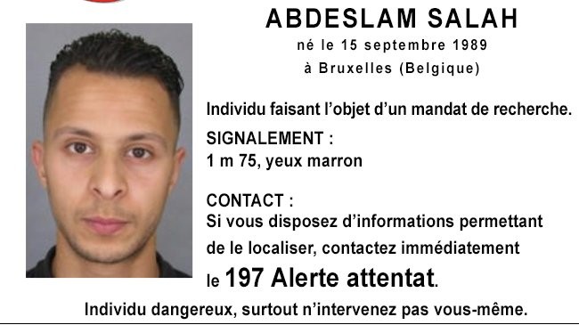 Ein Fahndungsaufruf der französischen Polizei zeigt den 26-jährigen Abdeslam Salah. Ein Fahndungsaufruf der französischen Polizei zeigt den 26-jährigen Abdeslam Salah.