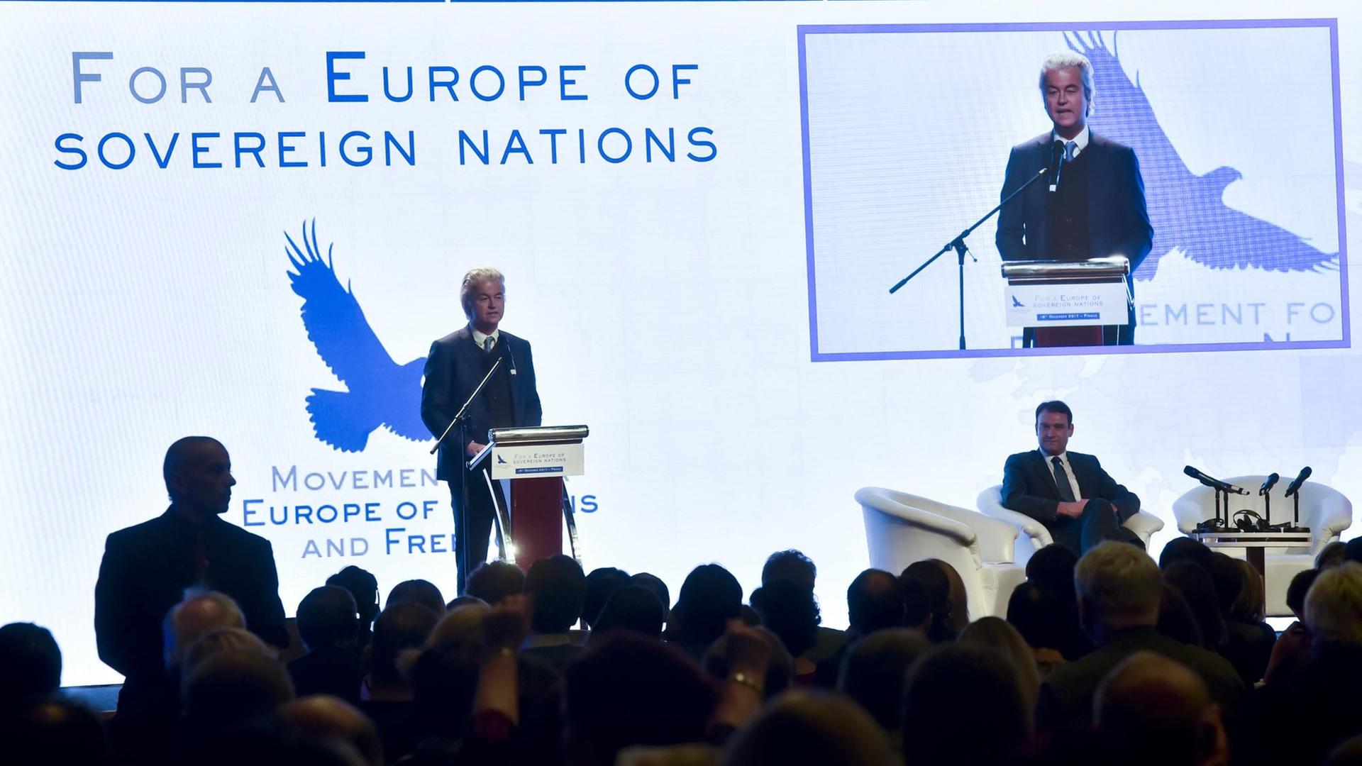 Parteivorsitzender der Partei für Freiheit (PVV) Geert Wilders spricht am Samstag, 16. Dezember 2017, während der Konferenz der Gruppe "Europa der Nationen und Freiheit" (ENF) im Europäischen Parlament im tschechischen Prag. Parteivorsitzender der Partei für Freiheit (PVV) Geert Wilders spricht am Samstag, 16. Dezember 2017, während der Konferenz der Gruppe "Europa der Nationen und Freiheit" (ENF) im Europäischen Parlament im tschechischen Prag.