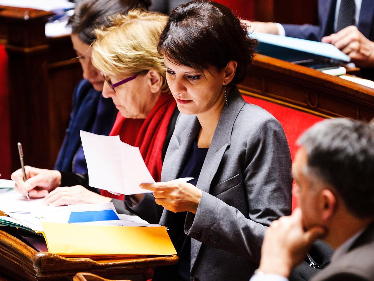 Die französische Frauenministerin Najat Vallaud-Belkacem in der Nationalversammlung Die französische Frauenministerin Najat Vallaud-Belkacem in der Nationalversammlung