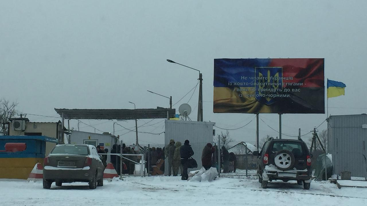 Übergang Stanzija Luganskaja in der Ostukraine Übergang Stanzija Luganskaja in der Ostukraine