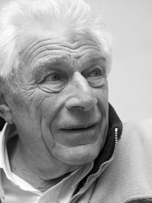 Der Kunstkritiker, Künstler und Autor John Berger am 6.9.2007. Er starb am 2.1.2017.