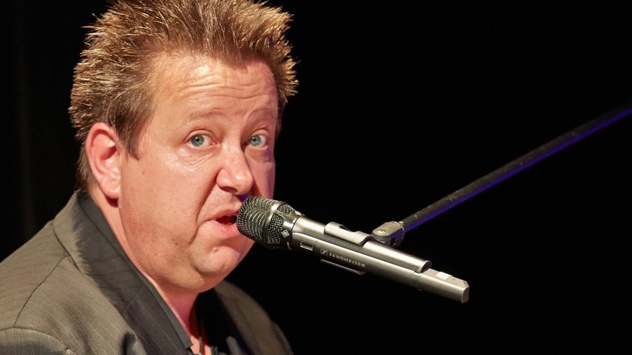 Der Musiker Sebastian Krumbiegel bei einem Konzert zu Ehren von Peter Maffay Der Musiker Sebastian Krumbiegel bei einem Konzert zu Ehren von Peter Maffay