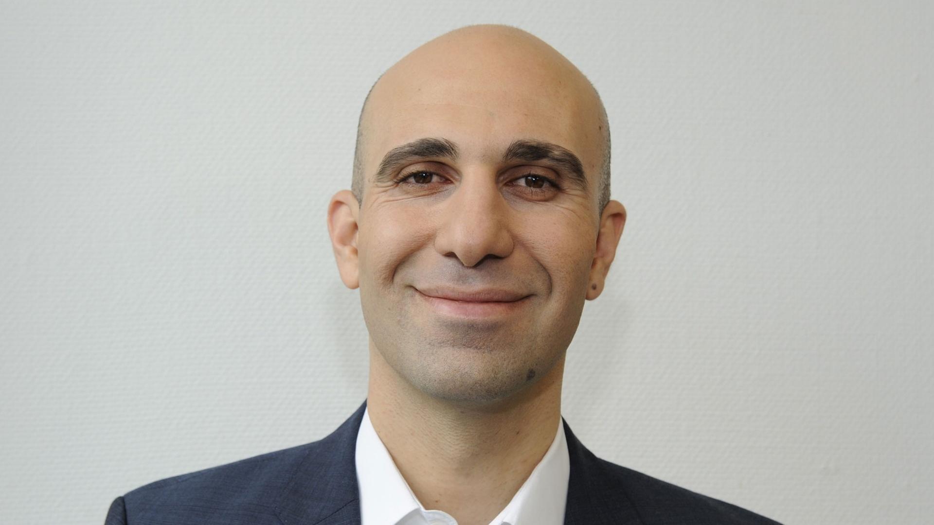 Der Diplom-Psychologe Ahmad Mansour von der Gesellschaft Demokratische Kultur beschäftigt sich mit Salafismus und Antisemitismus Der Diplom-Psychologe Ahmad Mansour von der Gesellschaft Demokratische Kultur beschäftigt sich mit Salafismus und Antisemitismus