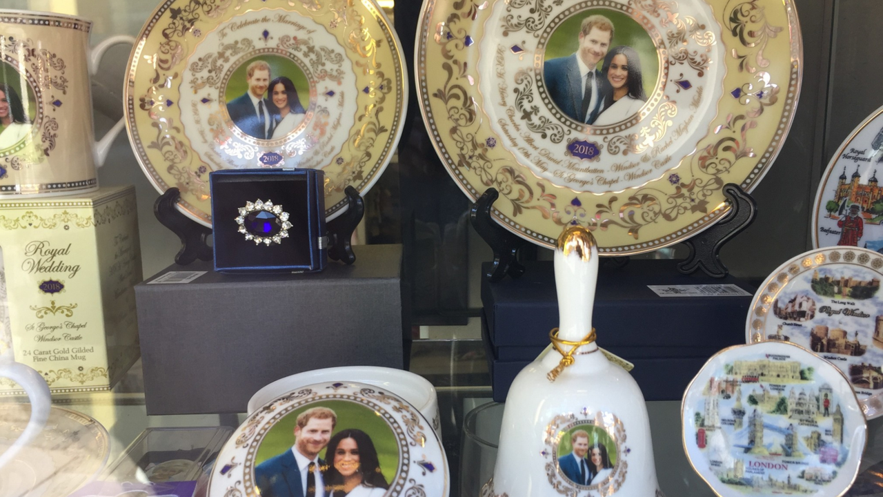 Das Teeservice mit Meghan & Harry - Die royale Grundausstattung. Das Teeservice mit Meghan & Harry - Die royale Grundausstattung.