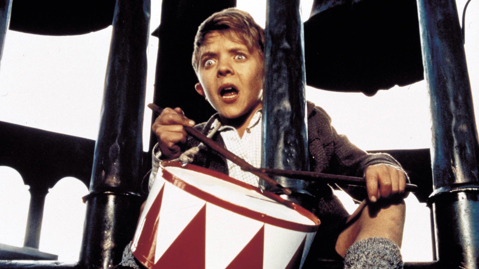 David Bennet als Oskar Matzerath am Filmset von "Die Blechtrommel" (1979) David Bennet als Oskar Matzerath am Filmset von "Die Blechtrommel" (1979)