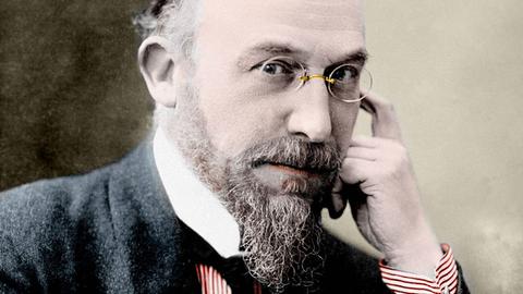 Ein Porträt des französischen Komponisten Erik Satie (1866-1925)