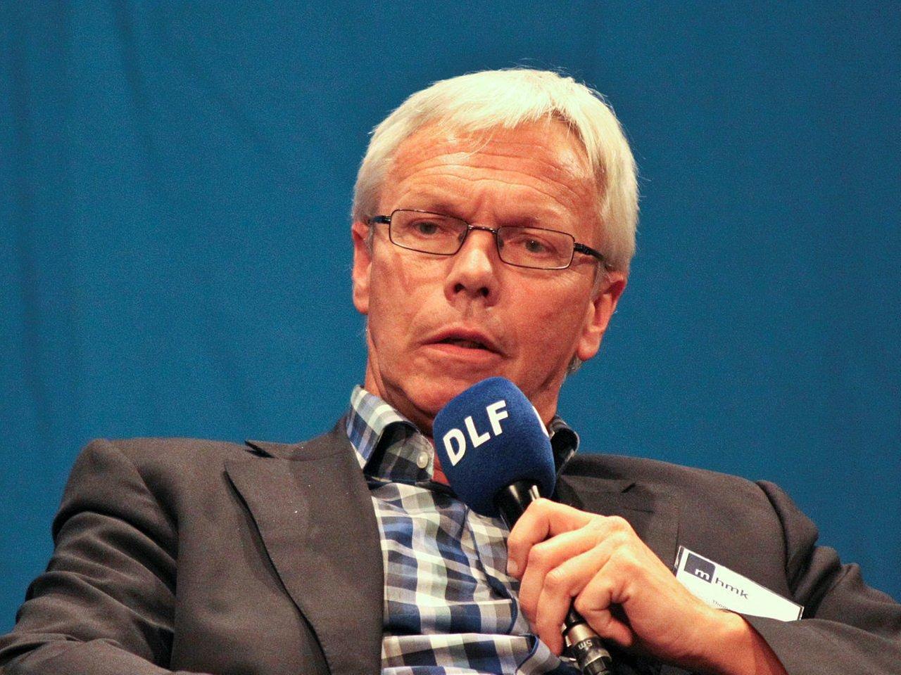 Thomas Kistner, Sportredakteur bei der "Süddeutschen Zeitung" und Buchautor bei der Sportkonferenz "Echt Sport?!" 2012 beim Deutschlandfunk Thomas Kistner, Sportredakteur bei der "Süddeutschen Zeitung" und Buchautor bei der Sportkonferenz "Echt Sport?!" 2012 beim Deutschlandfunk