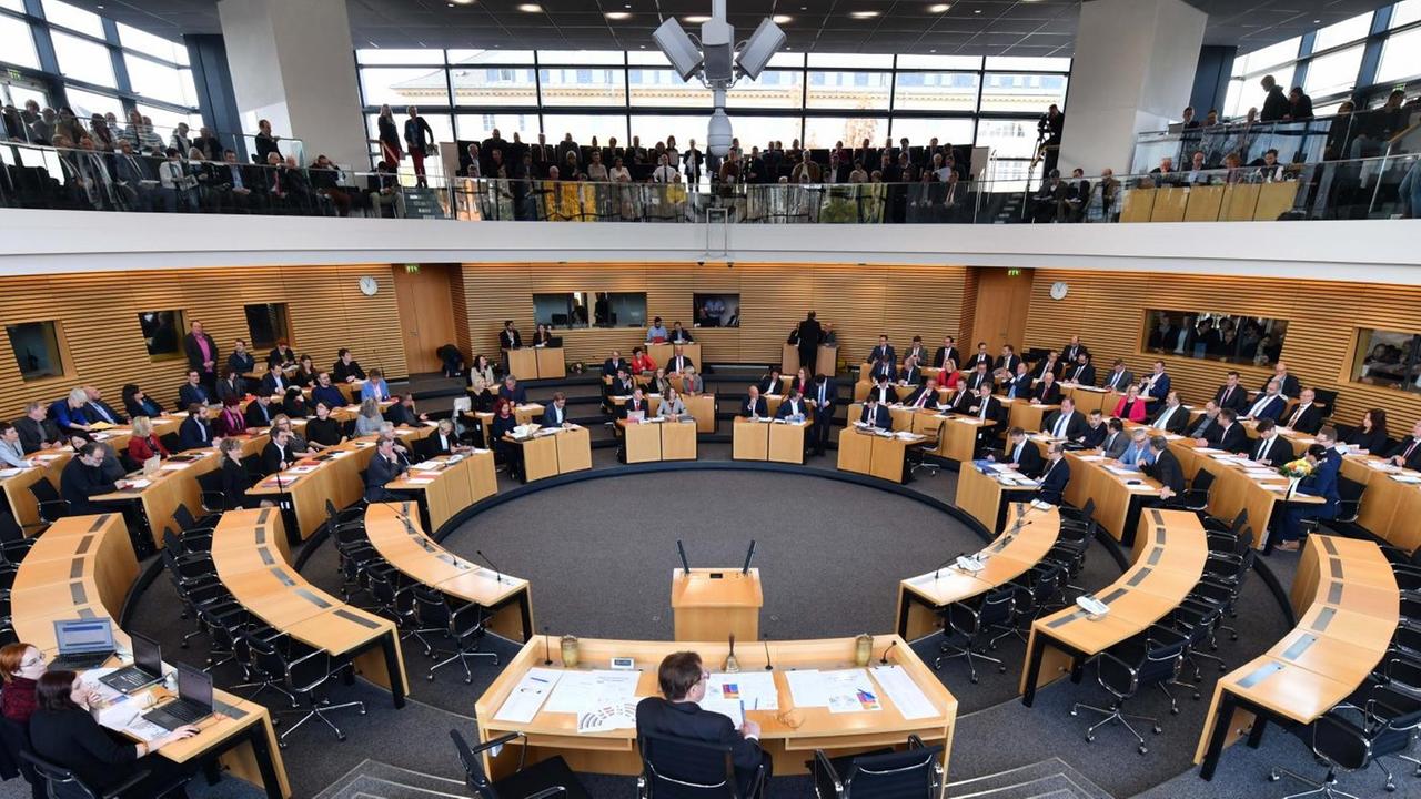 Der runde Plenarsaal im Thüringer Landtag