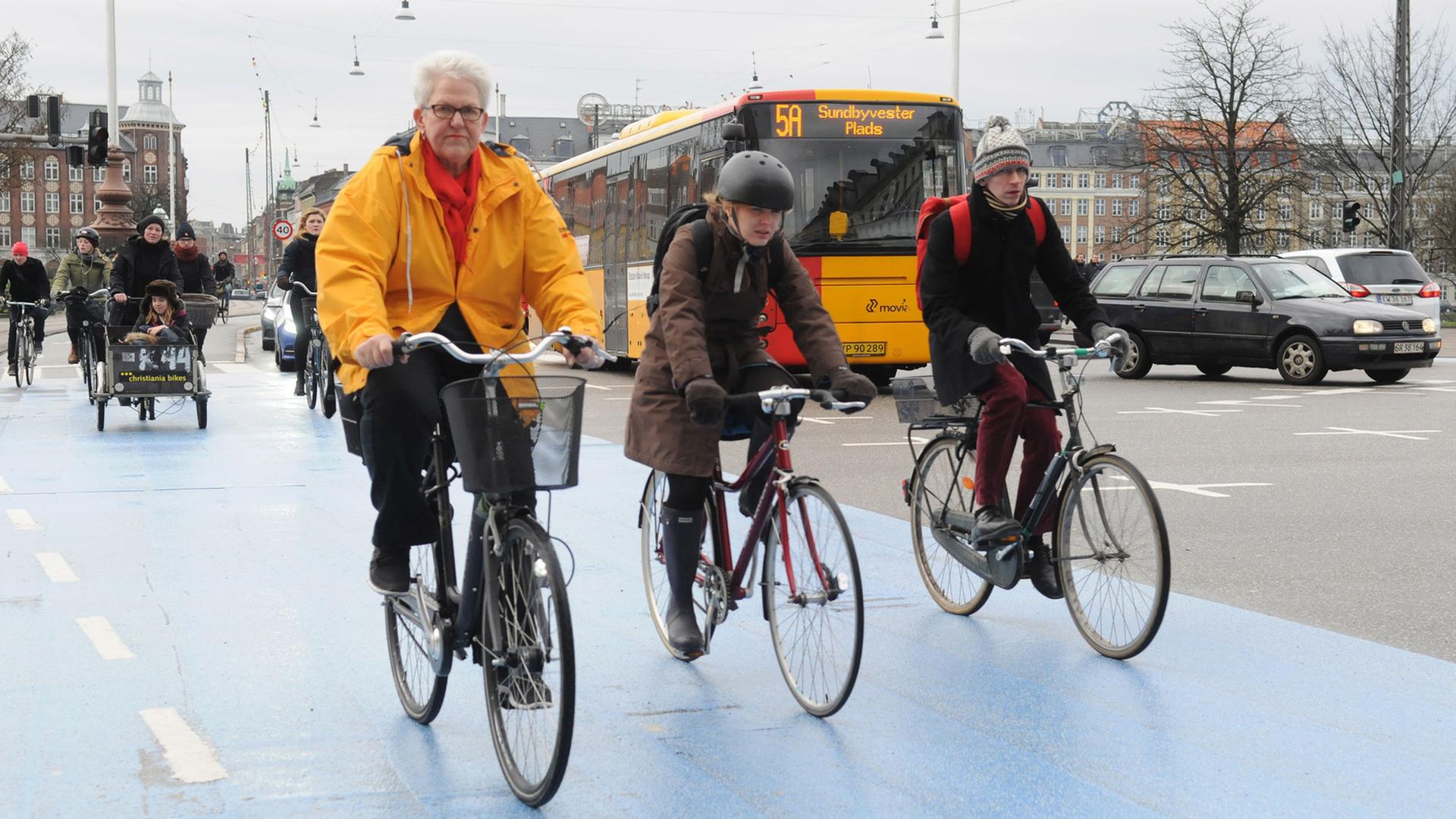 Jeder zweite Einwohner Kopenhagens fährt mit dem Fahrrad zur Arbeit, wie hier fotografiert am 6.2.2014 auf dem Sotorvet. Foto: Thomas Uhlemann Jeder zweite Einwohner Kopenhagens fährt mit dem Fahrrad zur Arbeit, wie hier fotografiert am 6.2.2014 auf dem Sotorvet. Foto: Thomas Uhlemann