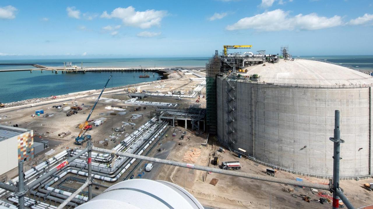 Blick über das LNG-Terminal. Blick über das LNG-Terminal.