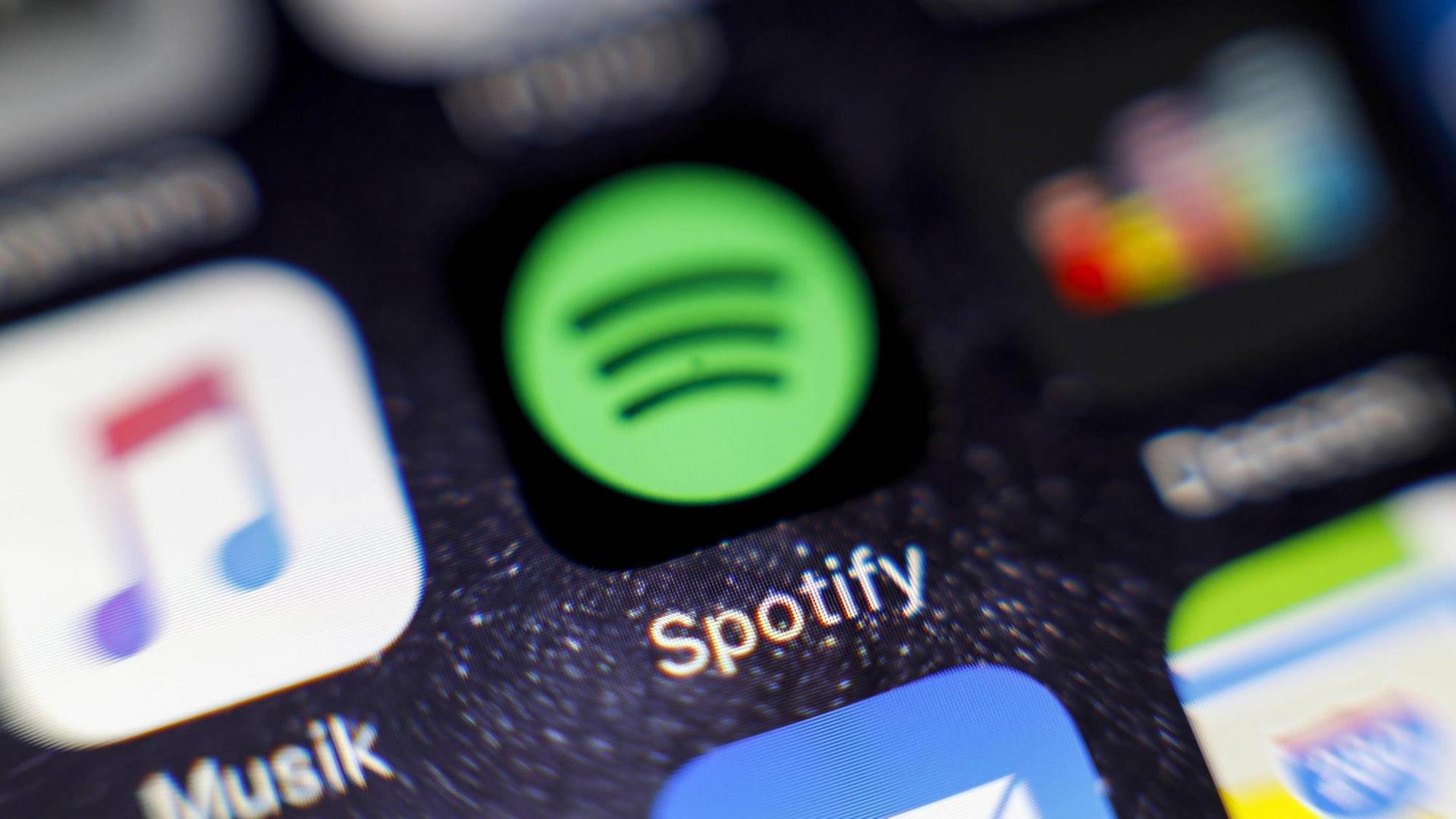 Spotify-Logo auf einem Smartphone Spotify-Logo auf einem Smartphone