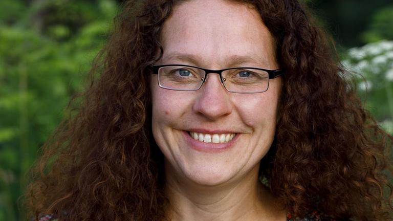Porträtaufnahme der Biologin Christina Grätz. Porträtaufnahme der Biologin Christina Grätz.