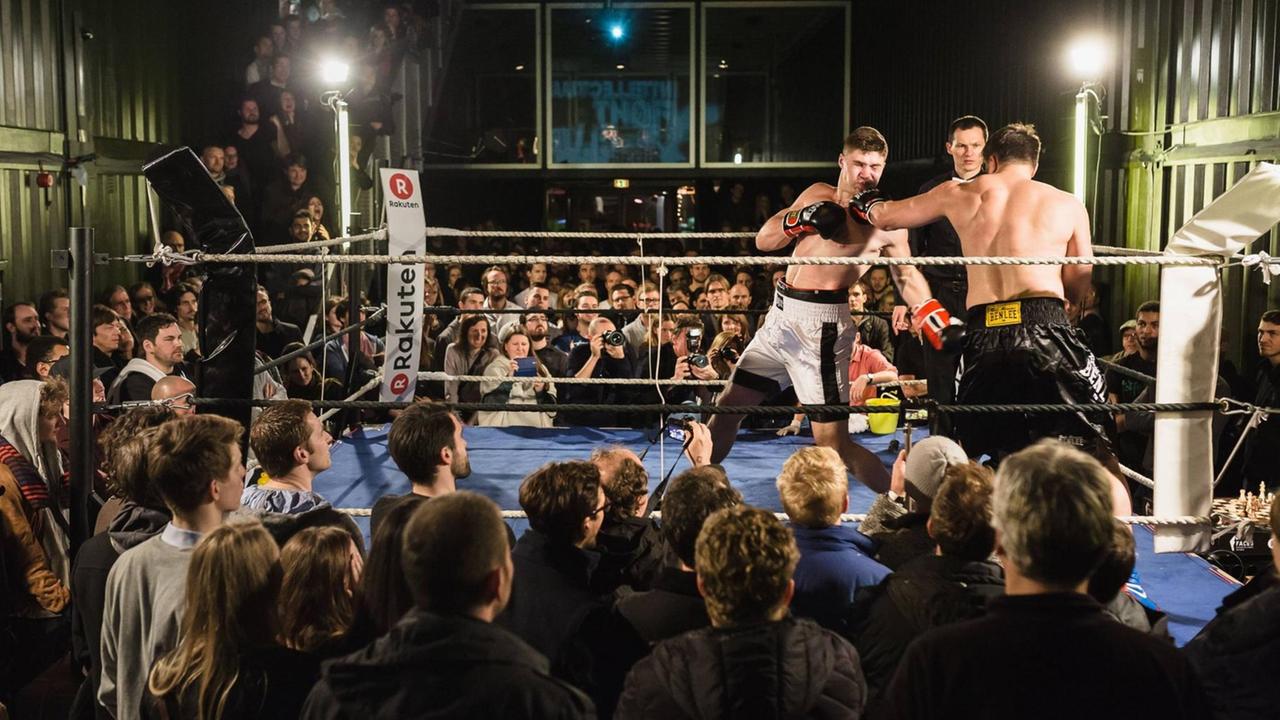 Ein Boxkampf im Ring