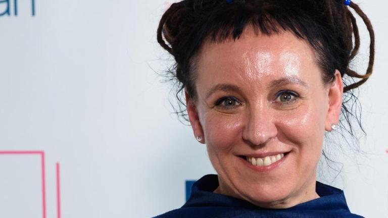 Die polnische Autorin Olga Tokarczuk bei der Verleihung des Man Booker Prize. Die polnische Autorin Olga Tokarczuk bei der Verleihung des Man Booker Prize.