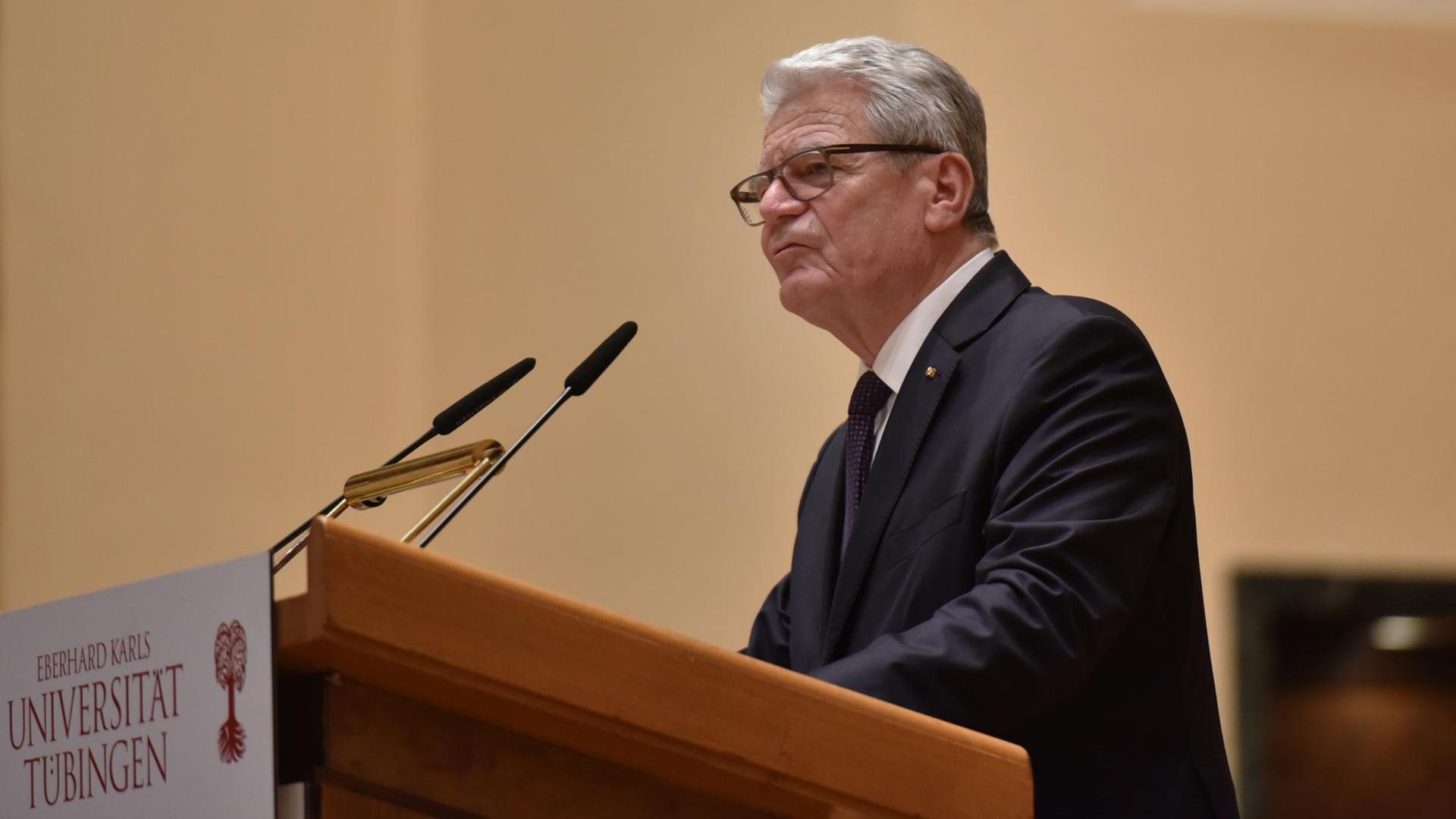 Porträtfoto von Joachim Gauck. Porträtfoto von Joachim Gauck.