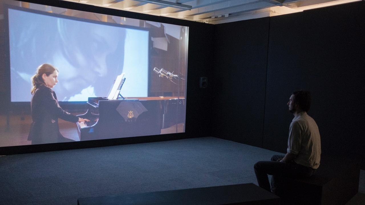 In dem Projekt „Intime Skizzen“ von des Komponisten Jannik Giger gewährt das Ensemble Mondrian Einblicke in den Probenraum. In dem Projekt „Intime Skizzen“ von des Komponisten Jannik Giger gewährt das Ensemble Mondrian Einblicke in den Probenraum.