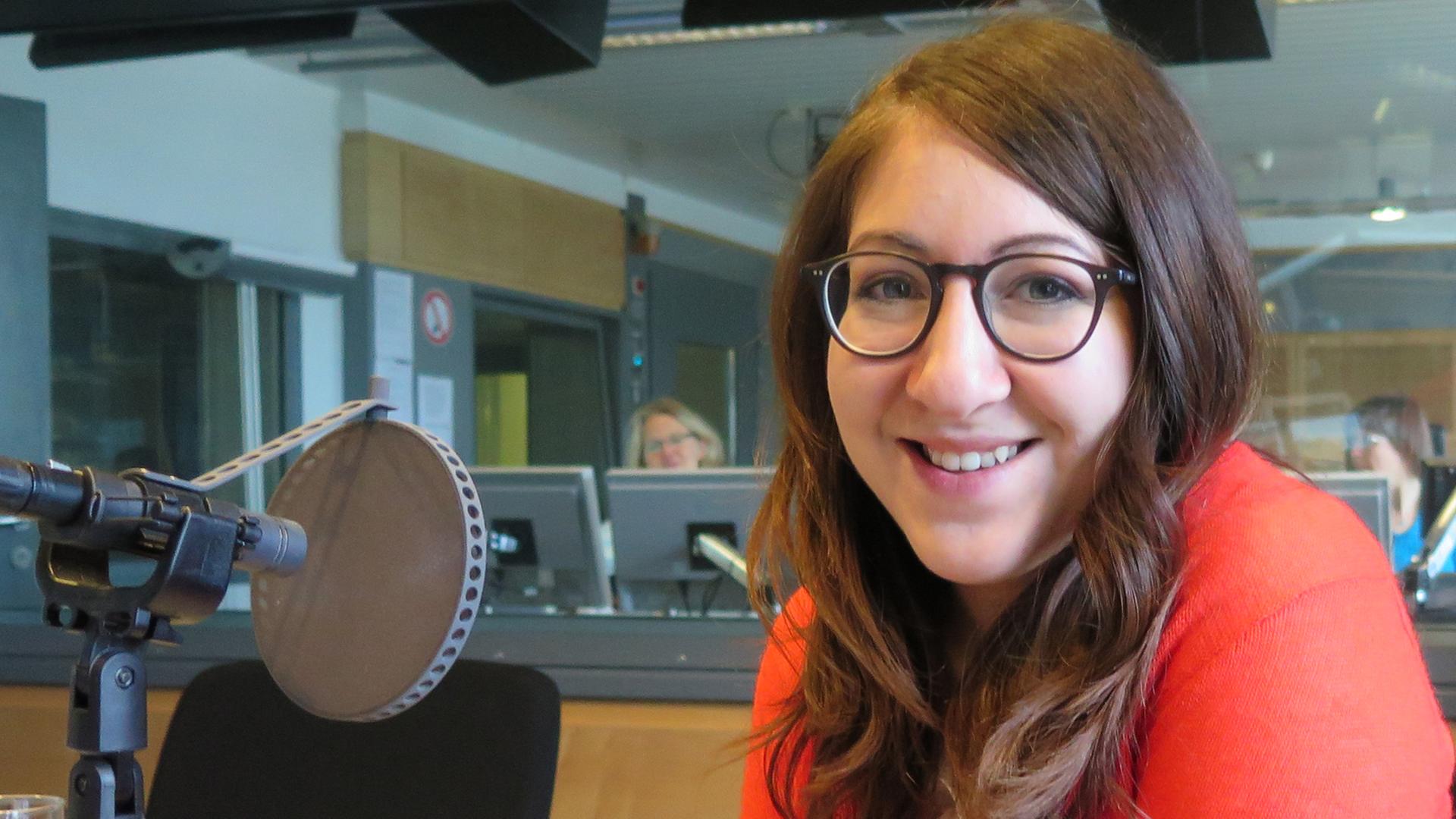 Die Schriftstellerin Deborah Feldman im Studio von Deutschlandradio Kultur Die Schriftstellerin Deborah Feldman im Studio von Deutschlandradio Kultur