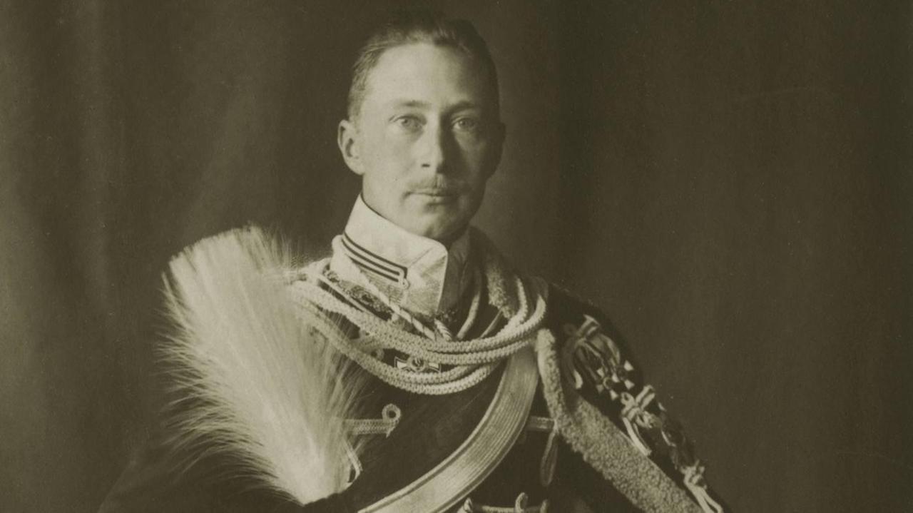 Wilhelm, Prinz von Preußen und Kronprinz des Deutschen Reiches um 1910. Wilhelm, Prinz von Preußen und Kronprinz des Deutschen Reiches um 1910.