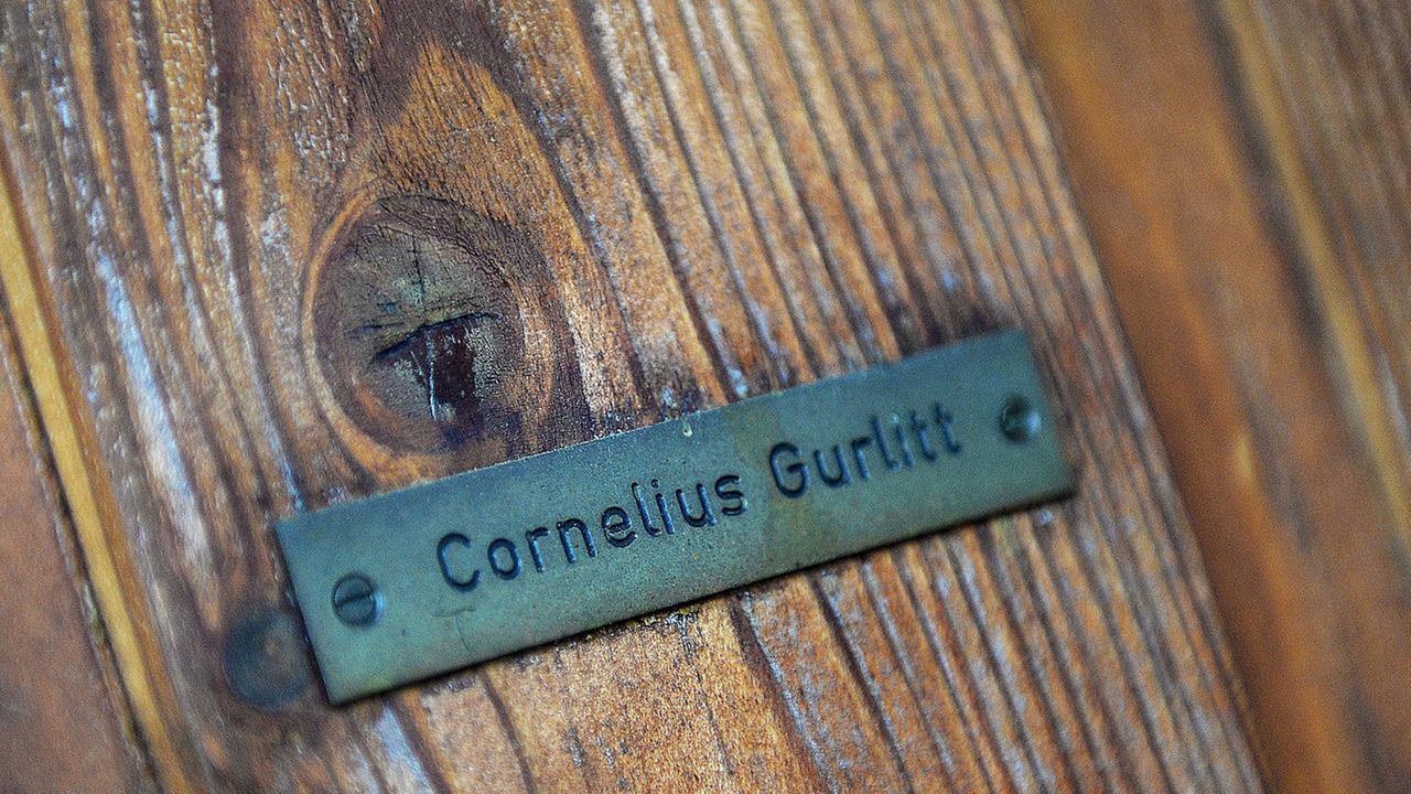 Namensschild des deutschen Kunstsammlers Cornelius Gurlitt an seinem Haus in Salzburg/Österreich.