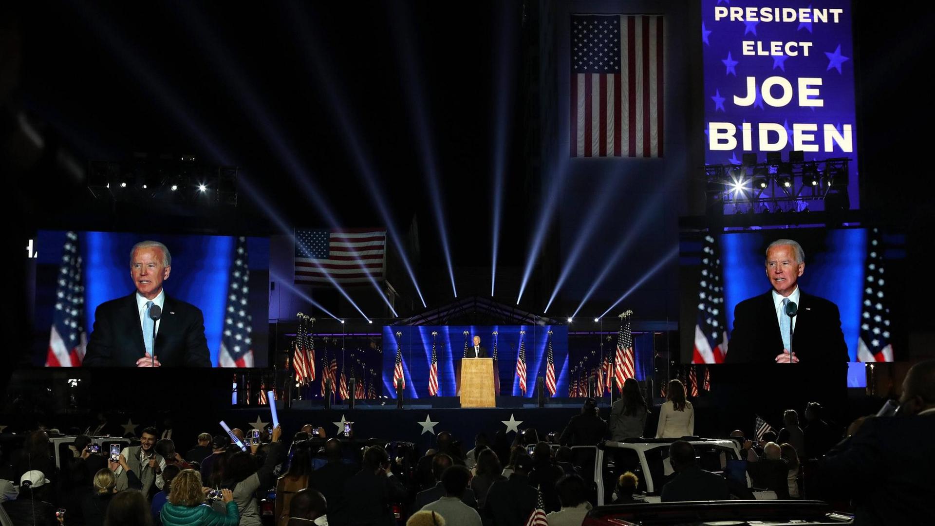 Joe Biden wendet sich an das amerikanische Volk. Joe Biden wendet sich an das amerikanische Volk.