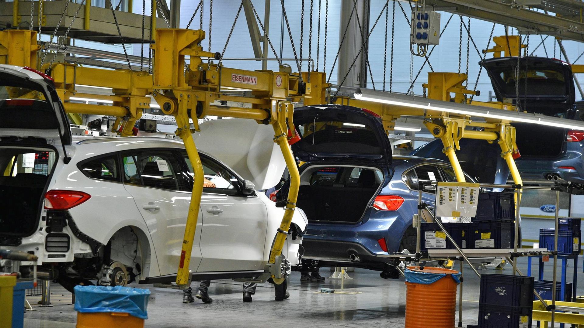 Blich in die Werkshalle von Ford in Saarlouis Blich in die Werkshalle von Ford in Saarlouis