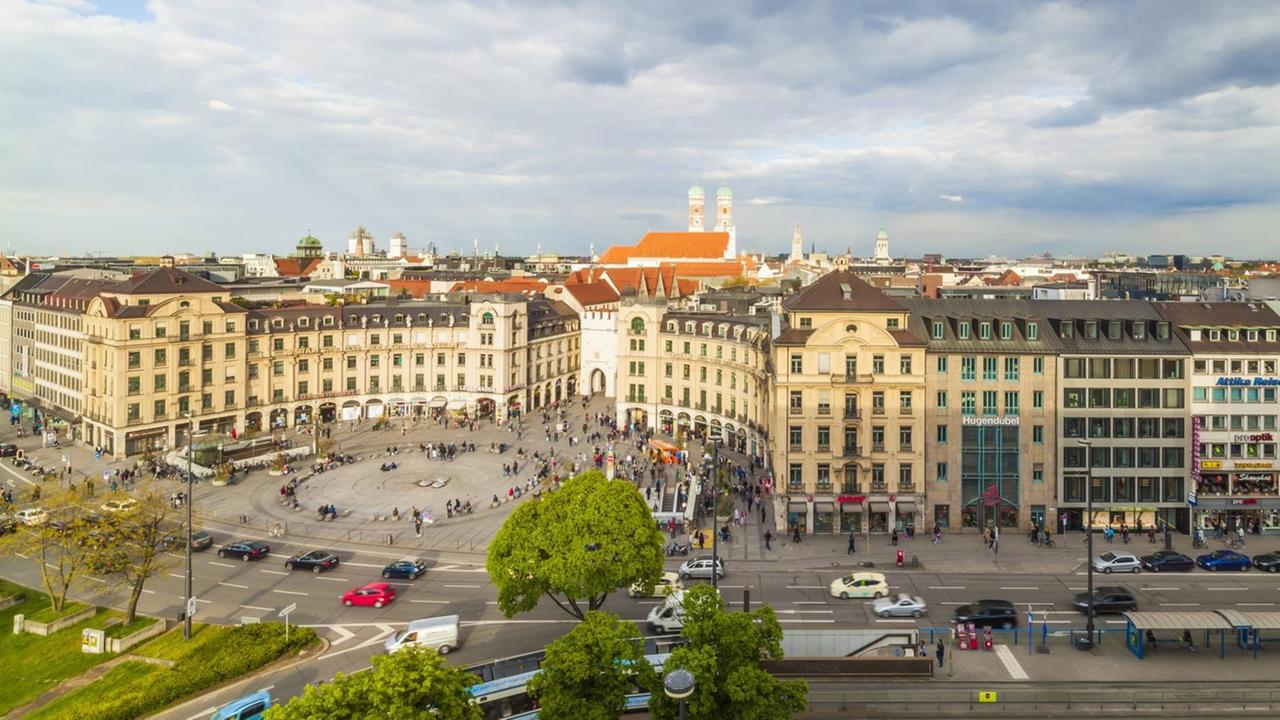 Blick auf den Karlsplatz in München Blick auf den Karlsplatz in München