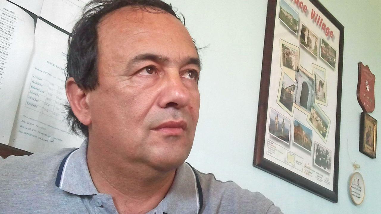 Domenico Lucano, Bürgermeister des kalabrischen Dorfes Riace, setzt sich für Flüchtlinge ein. Domenico Lucano, Bürgermeister des kalabrischen Dorfes Riace, setzt sich für Flüchtlinge ein.