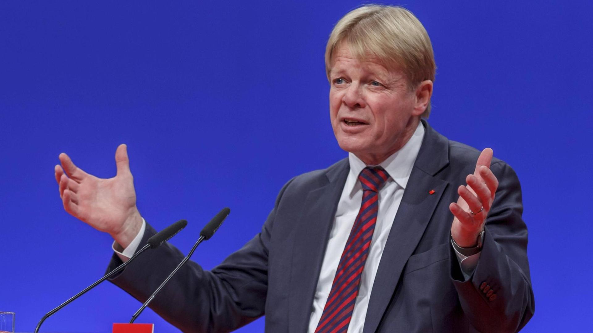 Rede des Vorsitzenden des Deutschen Gewerkschaftsbundes (DGB) Reiner Hoffmann beim SPD-Bundesparteitag in Berlin Rede des Vorsitzenden des Deutschen Gewerkschaftsbundes (DGB) Reiner Hoffmann beim SPD-Bundesparteitag in Berlin