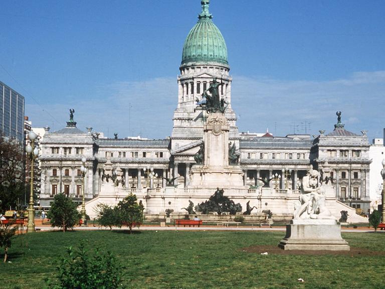Blick auf das Kongress-Gebäude in der argentinischen Hauptstadt Buenos Aires