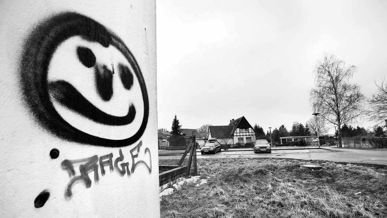 25.02.2004, Mehmet Turgut, Rostock: Ausschnitt aus einem der Ausstellungsfotos. 25.02.2004, Mehmet Turgut, Rostock: Ausschnitt aus einem der Ausstellungsfotos.