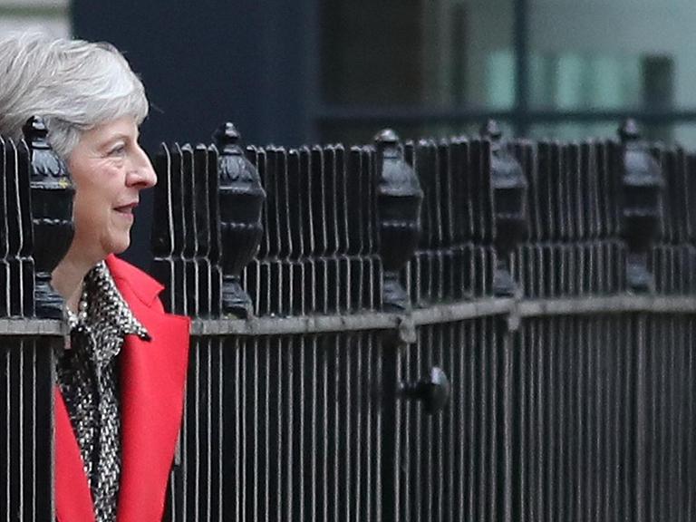 Theresa May am 16. November 2018 in London vor dem Regierungssitz in der Downing Street 10